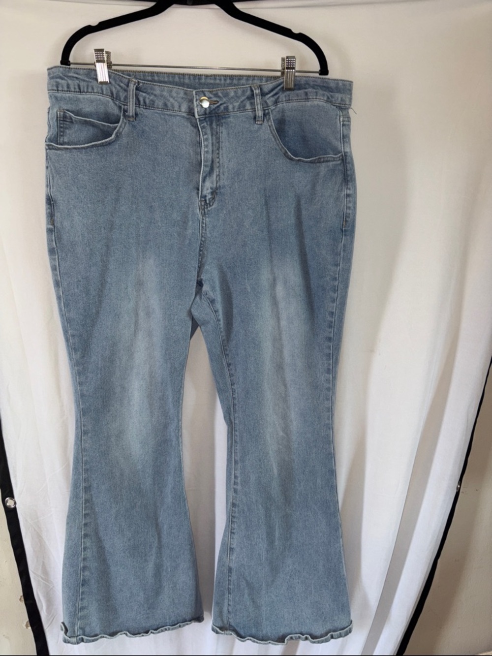SHEIN Light Wash Flared Jeans